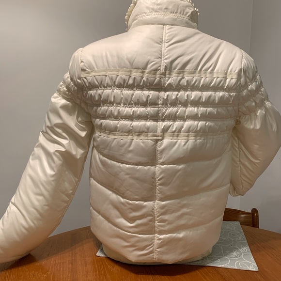 Beautiful cream lightweight snow ski jacket. Ladies large. NWOT - Picture 2 of 6
